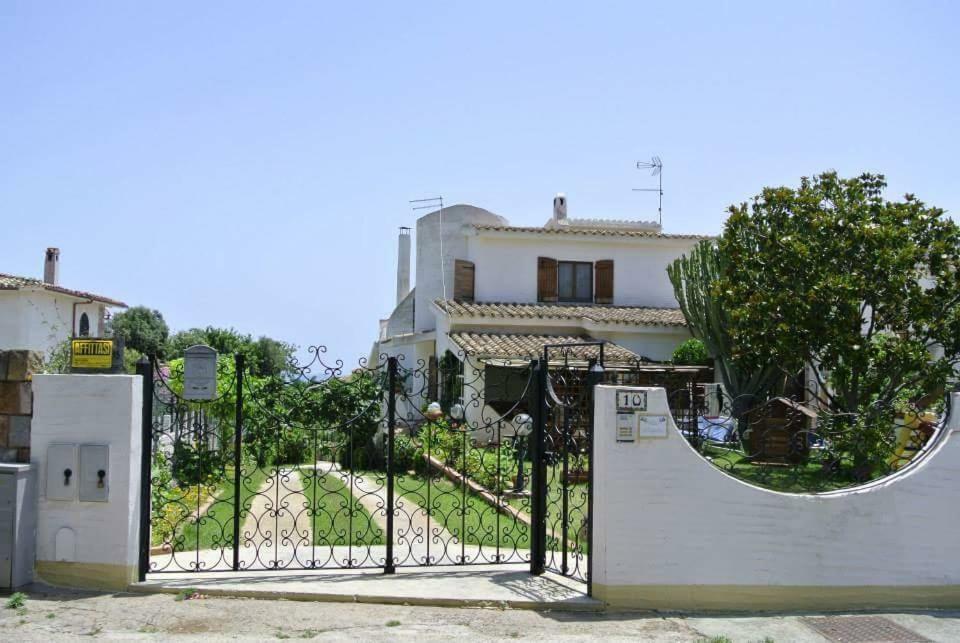 Nicanda- 100 Mt Dal Mare- Giardino Porto Columbu - Perd'E Sali